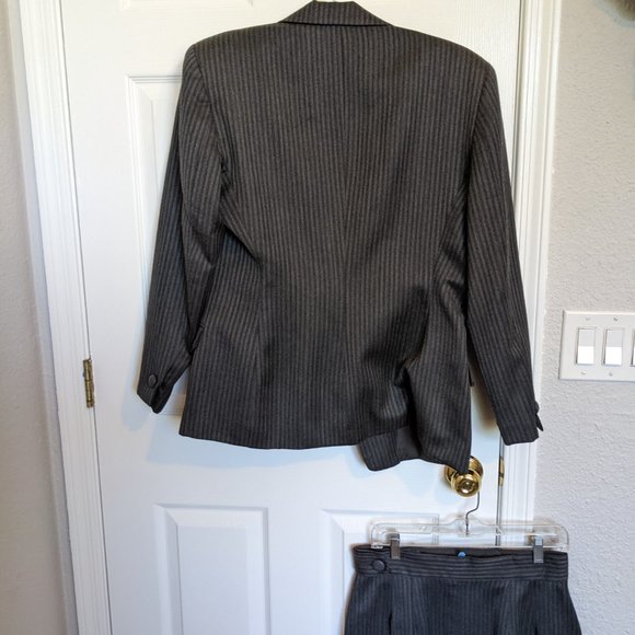 80S VINTAGE POWER WOMAN GREY WOOL SUIT.  BOSS Shoulder Pads, CRAFTSMANSHIP! 10 - Picture 11 of 15
